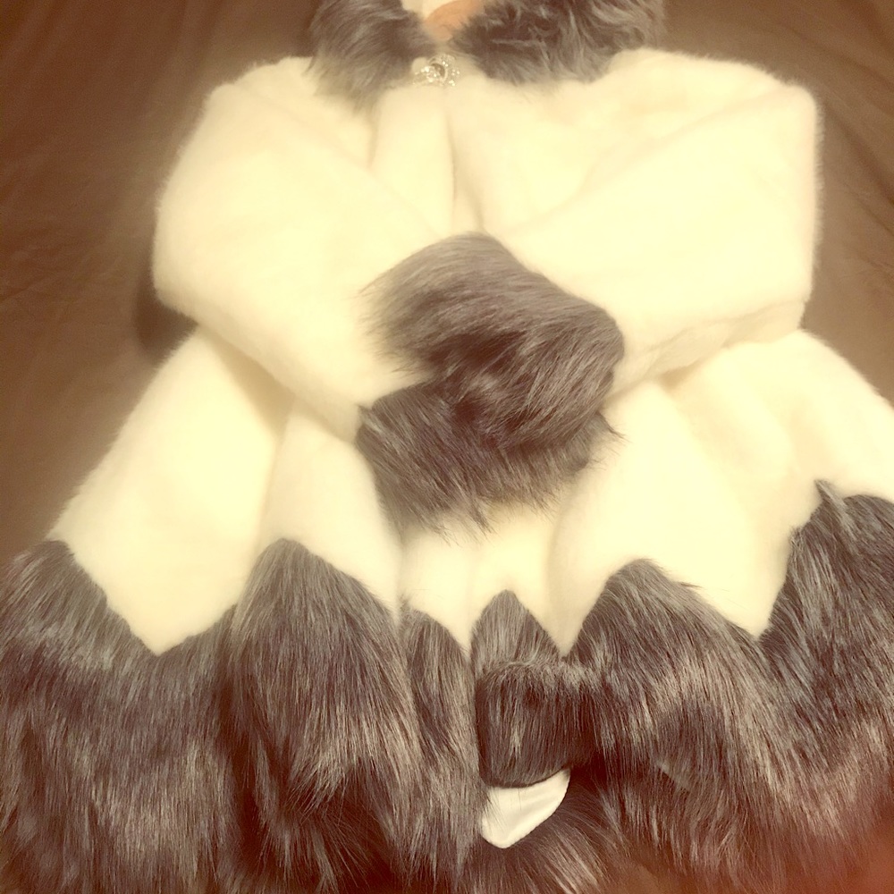 Faux fur clasp jacket